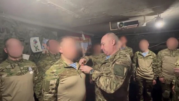 Ивановских десантников наградили орденами и медалями за мужество и героизм